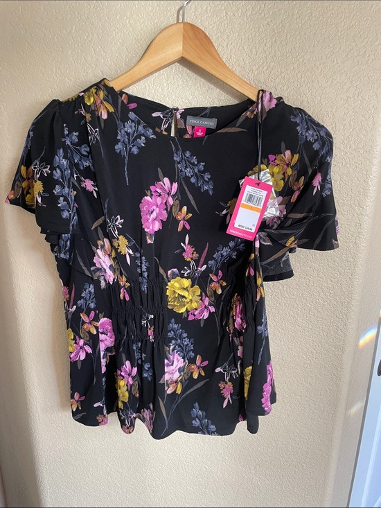 Vince Camuto Tops - Vince Camuto Women’s Black Floral Ruffle Sleeve Top with Smocked Waist Size S